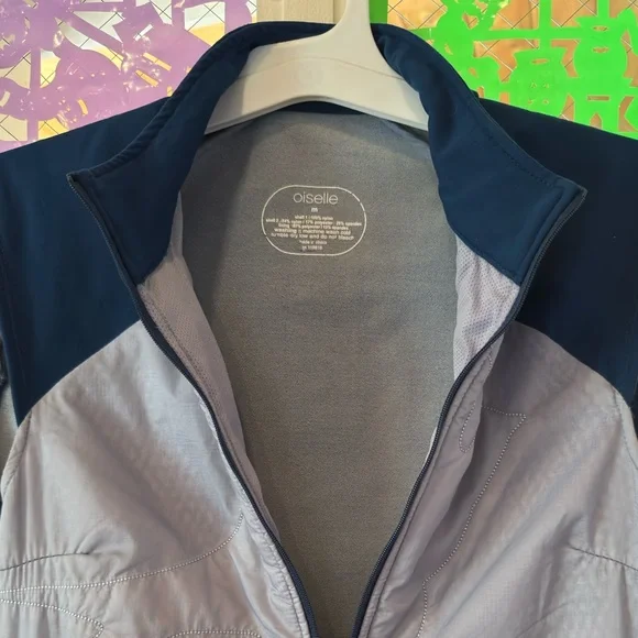 Oiselle Flyout Insulated Running Zip-Up Vest - Picture 7 of 9